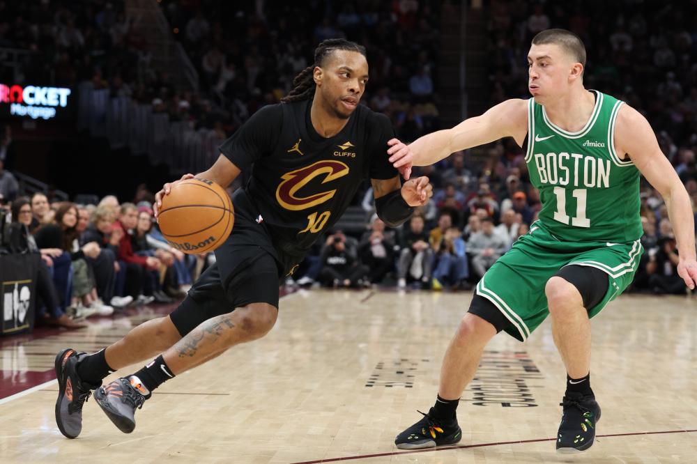 在篮球场上 在篮球场上